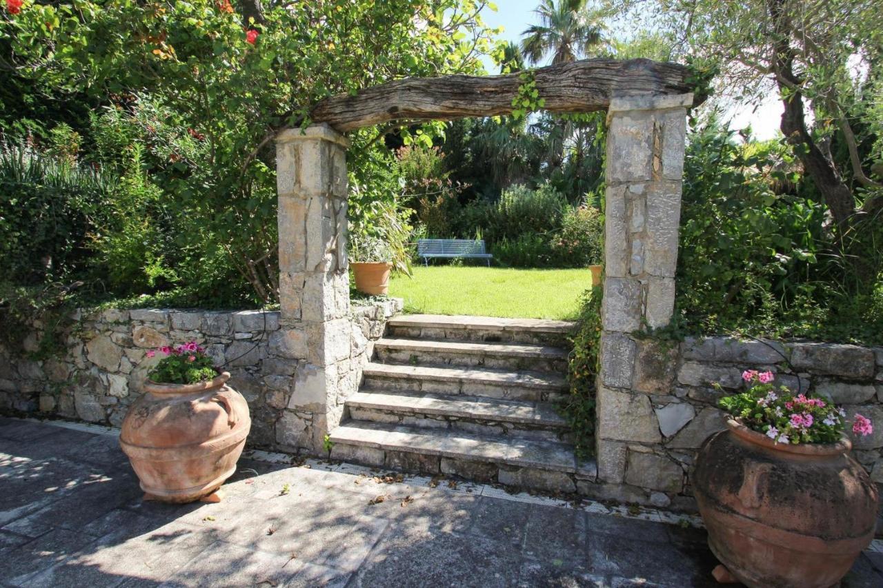 La Maison De Platane B&B Fayence Kültér fotó